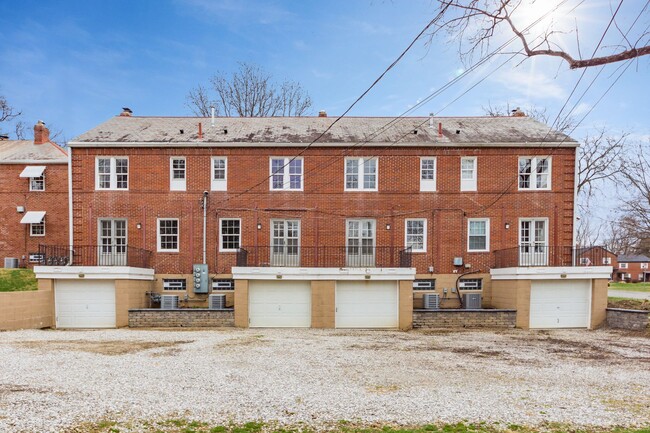 Building Photo - 5839 N. High St