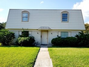 Building Photo - 11806 Hillcroft Ave