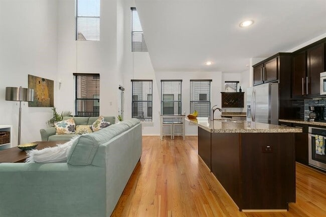 Building Photo - 1841 Radcliffe St