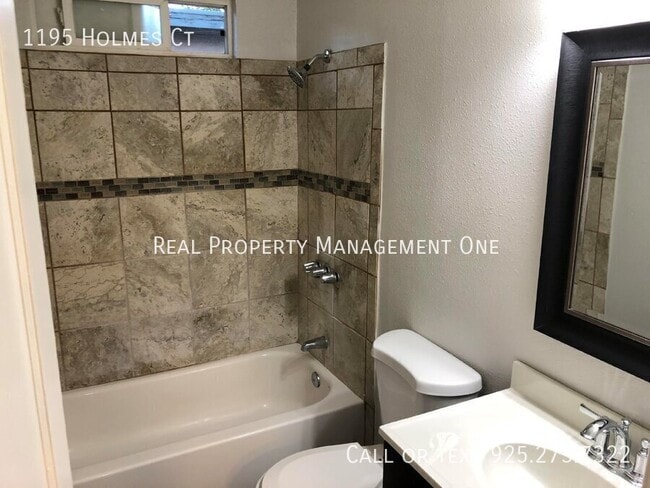 Building Photo - 1195 Holmes Ct