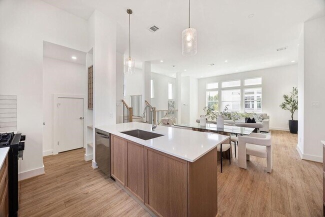 Foto del edificio - 1737 Mary St