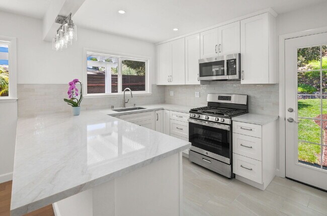 Foto del edificio - Welcome to your rare gem, dream home in Clairemont, San Diego!