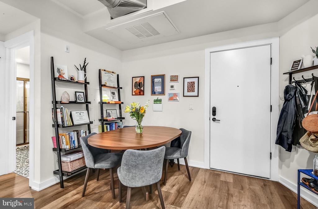 Primary Photo - 2401 Frankford Ave