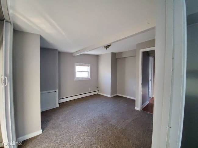Building Photo - 2 br, 1 bath House - 43 Walnut St