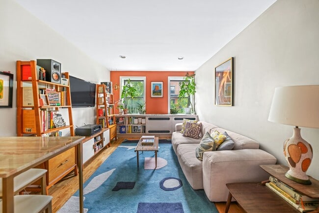 Photo - 507 E 12th St Apartment