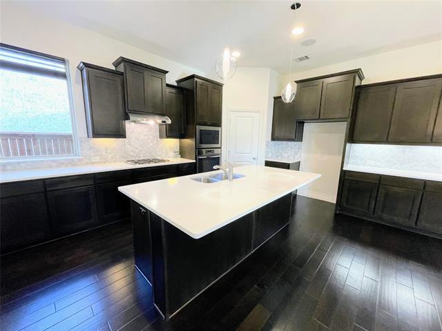 Building Photo - 617 Barnstorm Dr