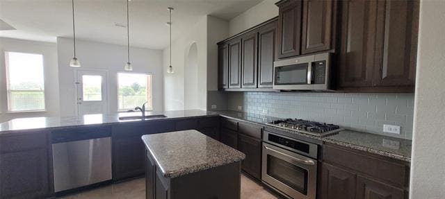 Foto del edificio - 9809 Bodega Bay Rd