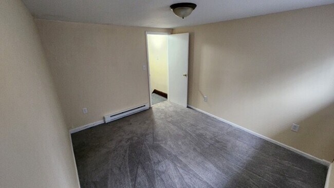 Foto del edificio - 3 bedroom 1 bathroom