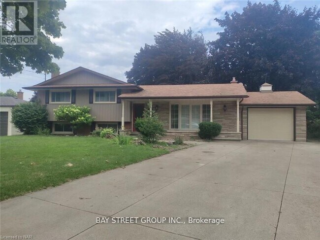 Photo du bâtiment - 10 Rideau Crescent