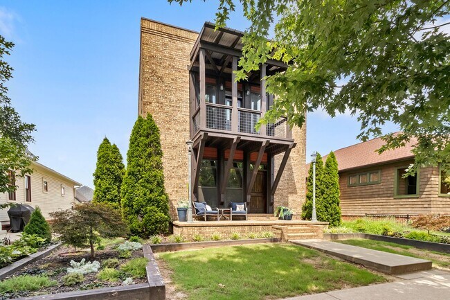 Building Photo - Prime Fayetteville Location with Easy Access to Amenities!