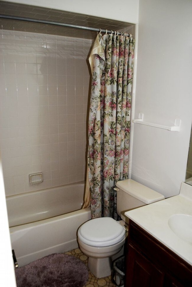 Foto del edificio - 7465 Colony Cove Ln.