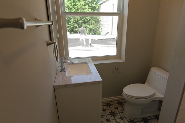 Building Photo - 3945 Baring St