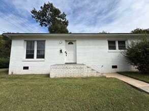 Building Photo - 200 Skyland Ave
