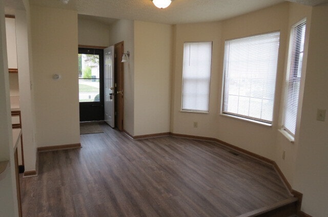 Foto del edificio - 1702 Rock Creek Dr