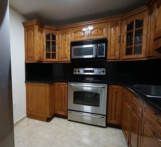Foto del edificio - 2055 SW 122nd Ave