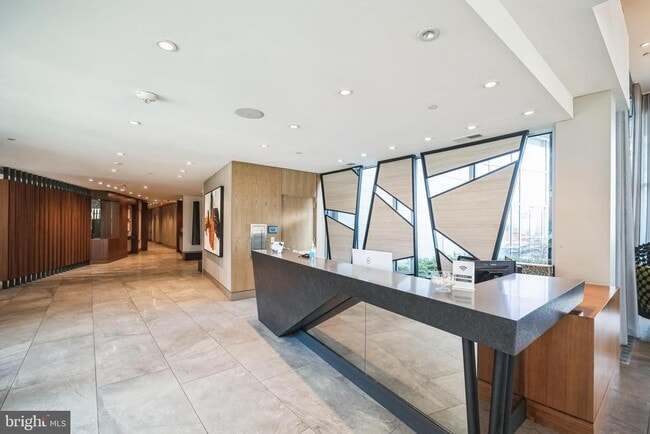 Building Photo - 145 Riverhaven Dr