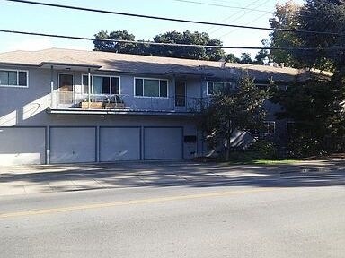 Building Photo - 389 Oak Grove Ave