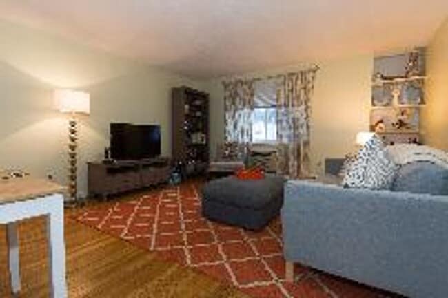 Building Photo - Spacious, Updated 2 Bed Close To The T!