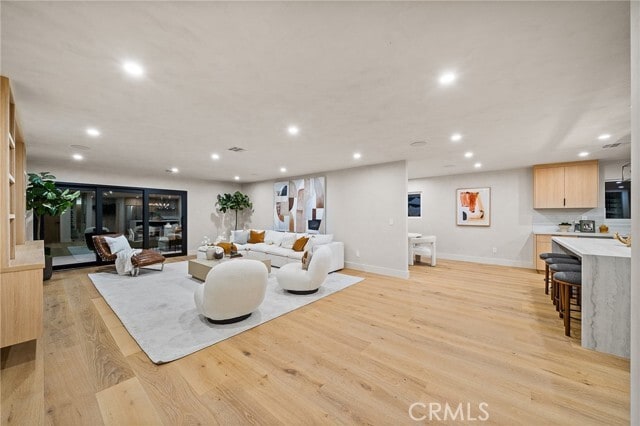 Foto del edificio - 5157 Woodley Ave