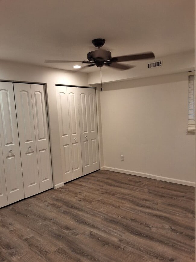 Foto del edificio - 3215 W Willow Knolls Dr