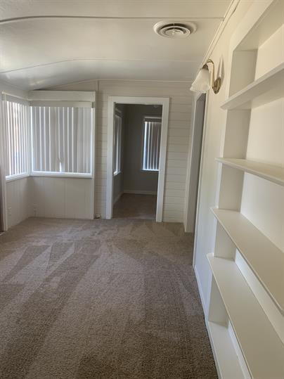 Building Photo - Comfort Meets Function — 2-Bed, 1-Bath Home with Office Space