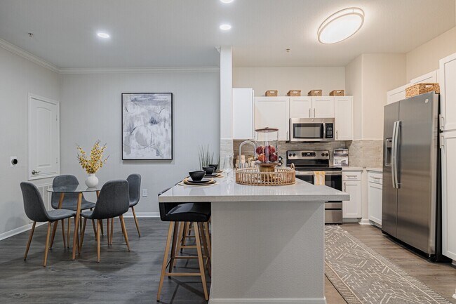 Foto del edificio - Bright, Open, & $500 Off