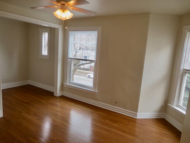 Foto del edificio - 1825 W Addison St