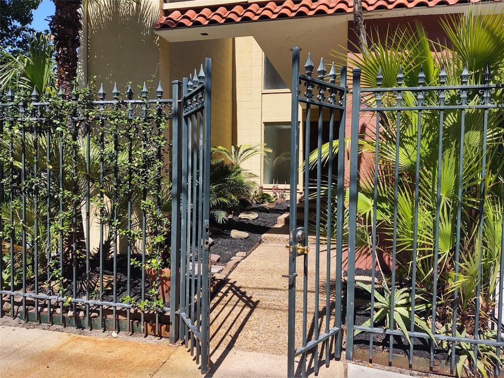 1806 N Memorial Way, Houston, TX 77007 House Rental in Houston, TX