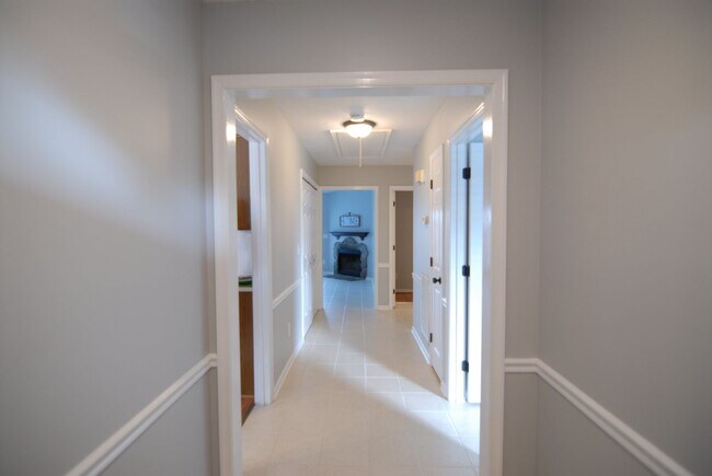Foto del edificio - Fantastic one level 2 bedroom 2 bath Charl...