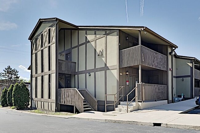 Building Photo - 525 N Dupont Ave