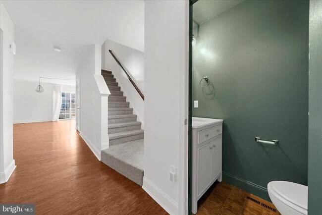 Foto del edificio - 105 N Yeingst Dr