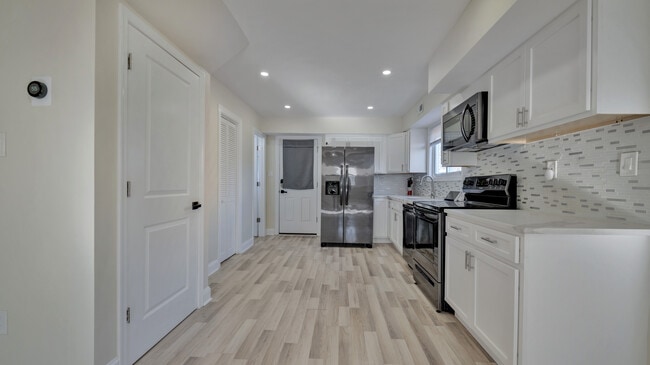 Foto del edificio - 5338 Jay St NE