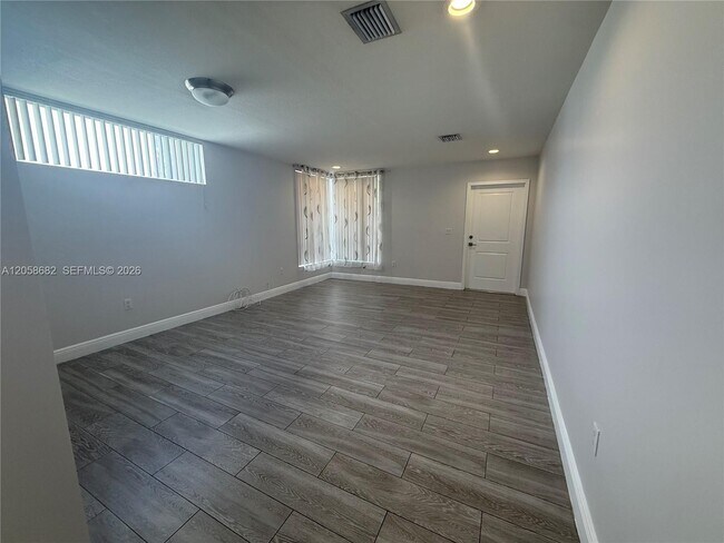 Foto del edificio - 177 E 16th St