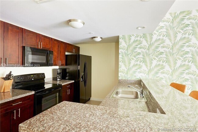 Foto del edificio - 568 NE 66th St