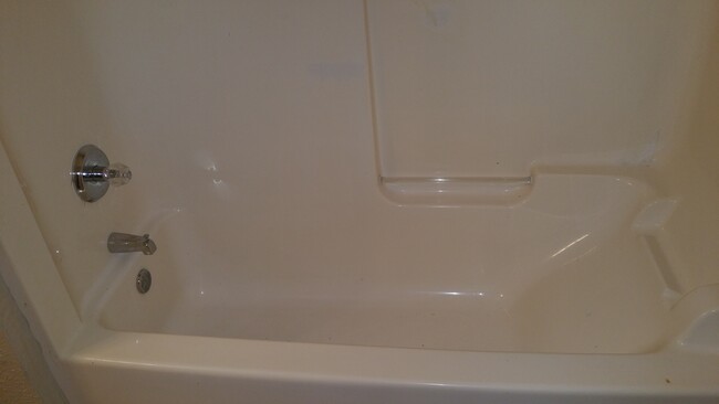 Building Photo - 2525 Kenwood Ave