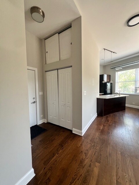Foto del edificio - 7240 W Devon Ave