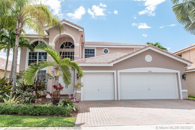 Building Photo - 3550 SW 177th Ave