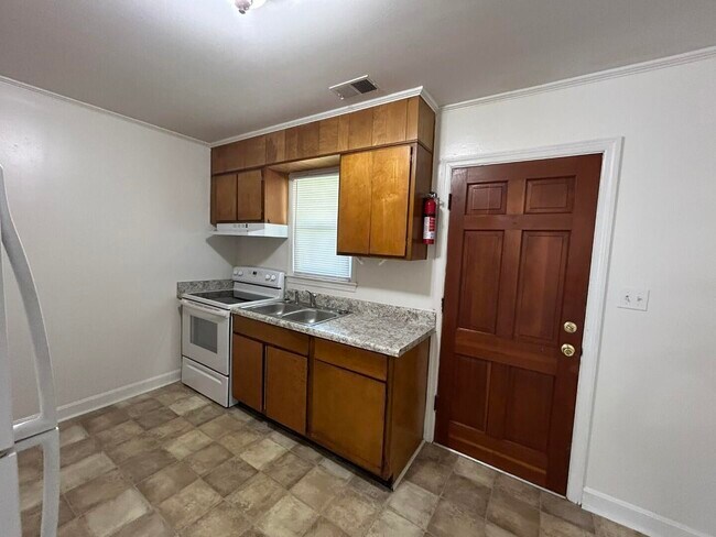 Foto del edificio - 326 W Hampton Ave