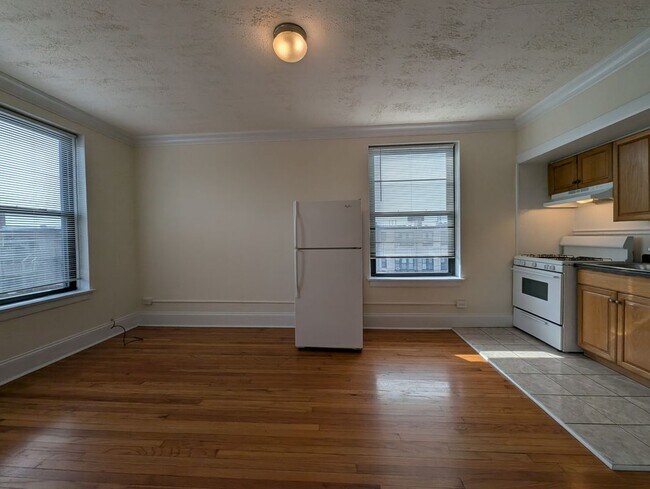 Foto del edificio - 2715 N Milwaukee Ave