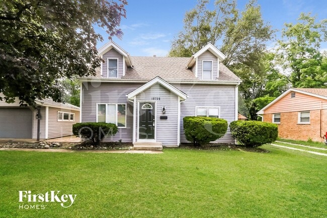 Foto del edificio - 18722 Hamlin Ave