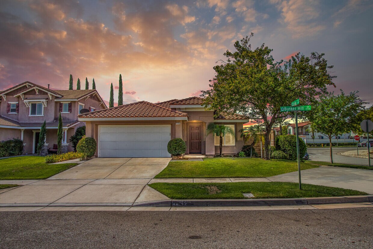 Foto principal - 11753 Bunker Hill Dr