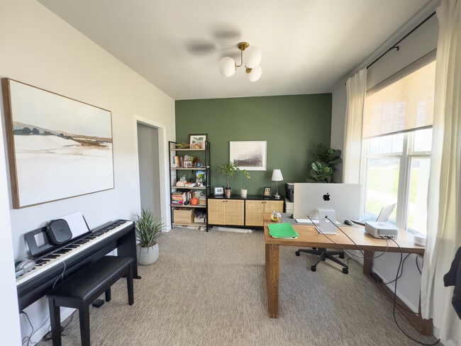 Building Photo - 9353 Honey Elm Ln