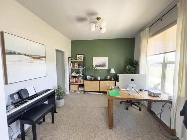 Foto del edificio - 9353 Honey Elm Ln