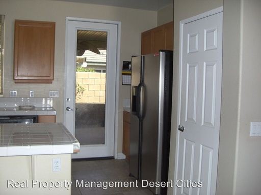 Building Photo - 47412 Bahama Ct