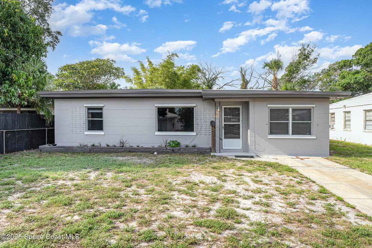 Foto principal - 738 Japonica Dr