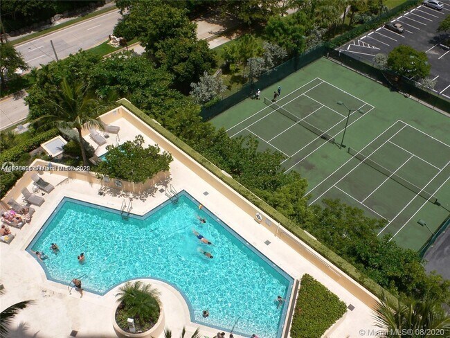 Foto del edificio - 2475 Brickell Ave