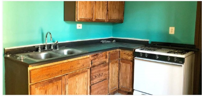 Interior Photo - 8103 S Luella Ave