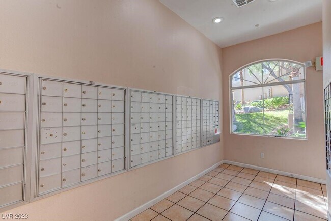 Building Photo - 8720 Red Brook Dr