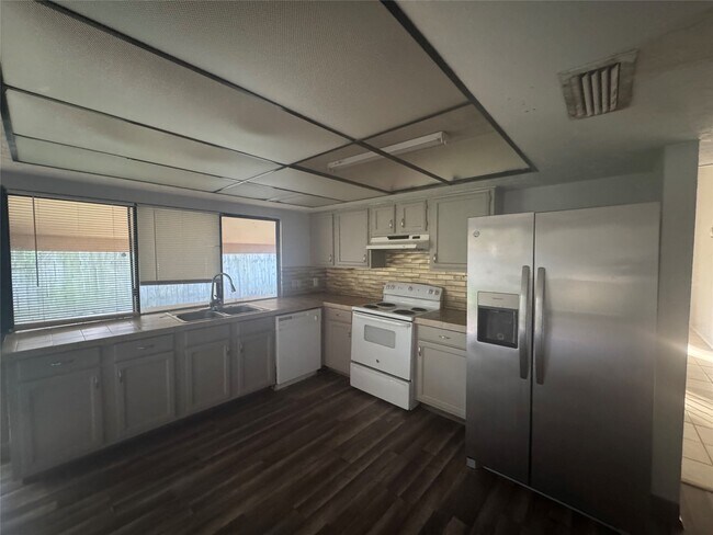 Building Photo - 3807 Cypressdale Dr