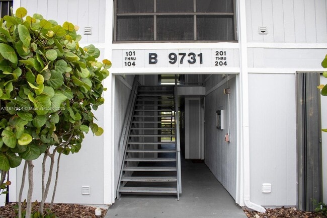 Foto del edificio - 9731 Hammocks Blvd